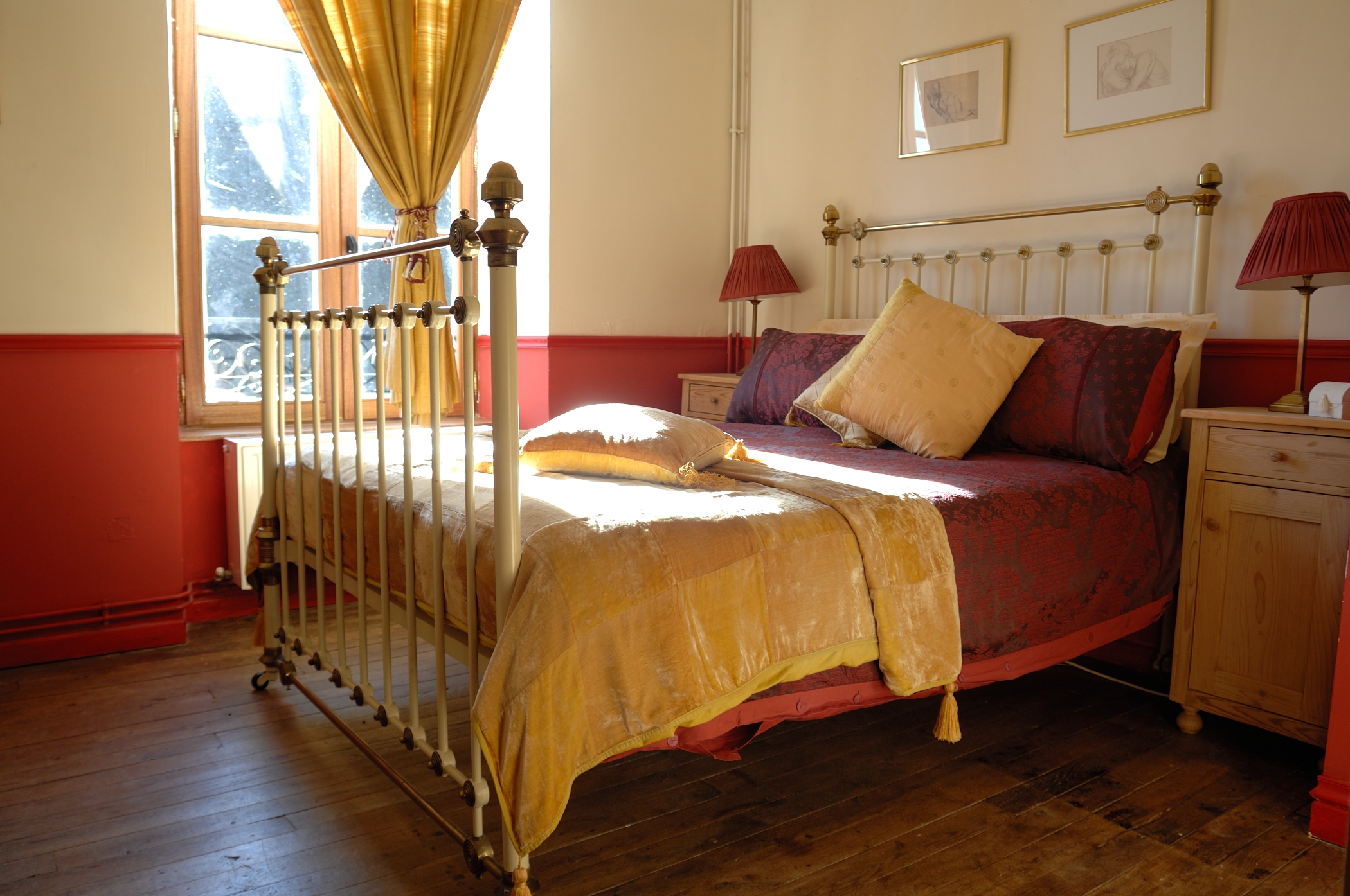 ROOM&-full-width-image